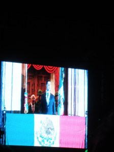 Viva Mexico, viva Zacatecas. Der Gouverneur lässt alle und alles hochleben.